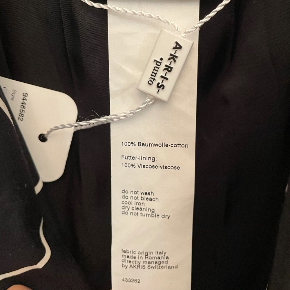 Akris punto Big Grid Belted Trench Coat, size 8 - Picture 11 of 14